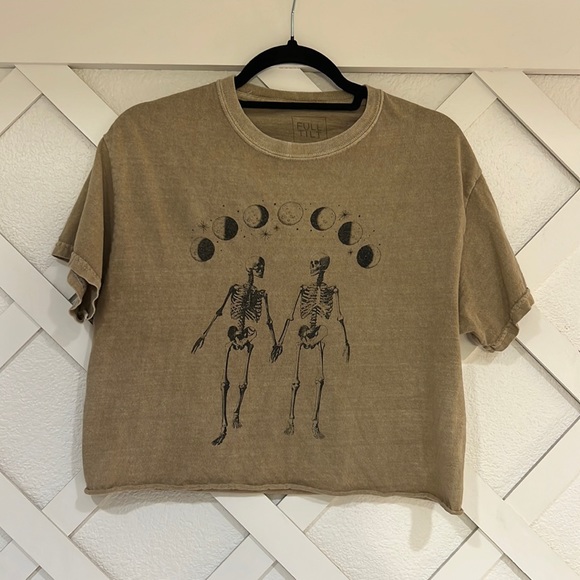 TILLY’S Full Tilt Skeleton Crop Top - Picture 1 of 3